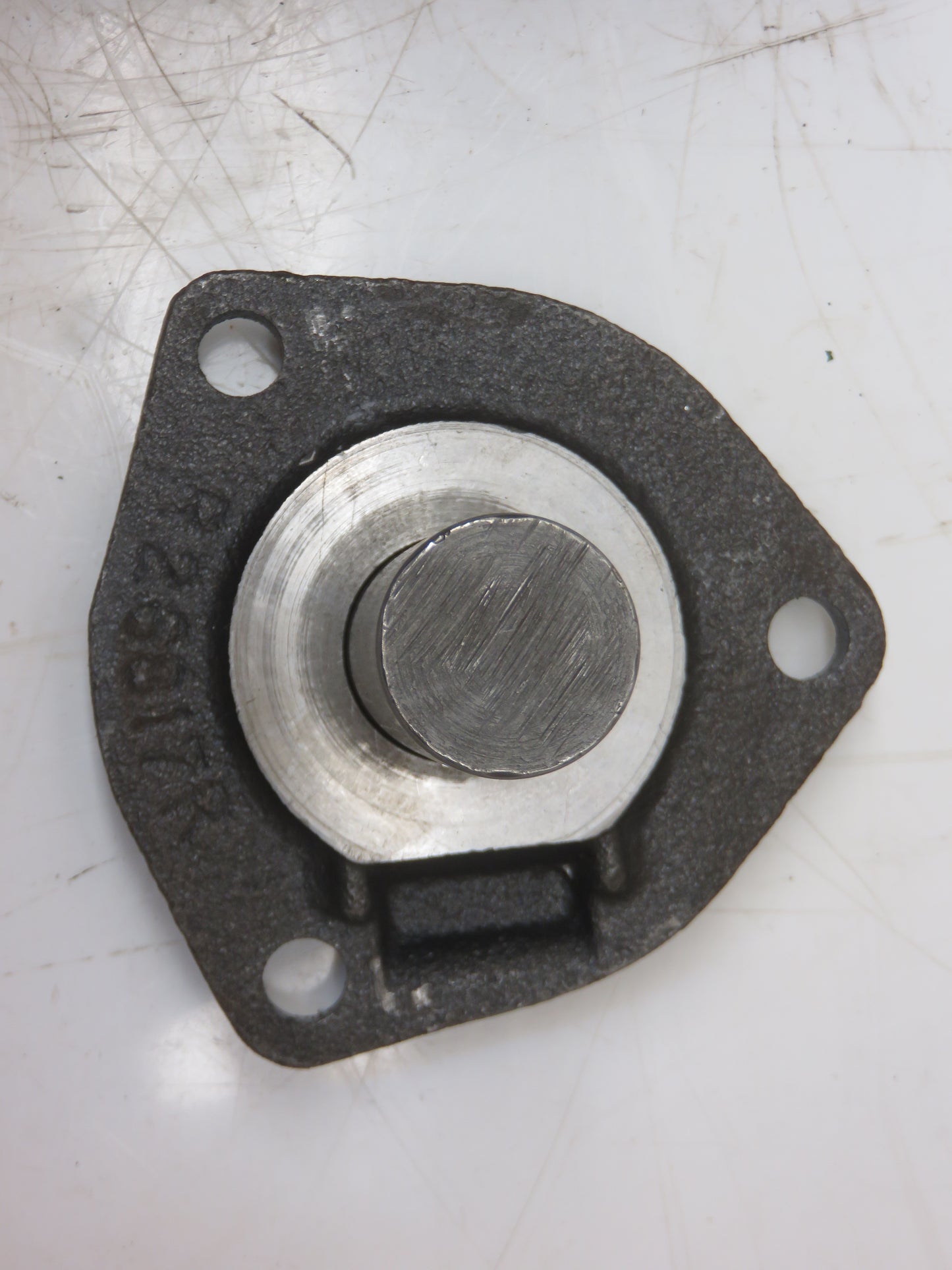 AR26925, R26817 John Deere Countershaft Bearing Retainer For 4010