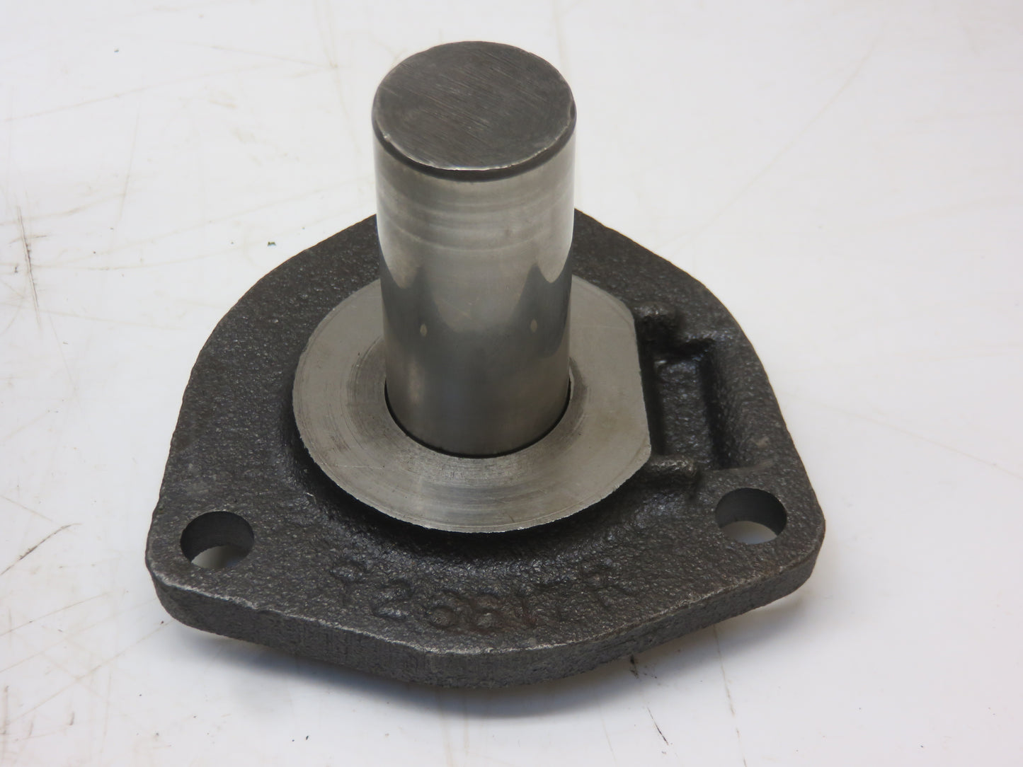 AR26925, R26817 John Deere Countershaft Bearing Retainer For 4010