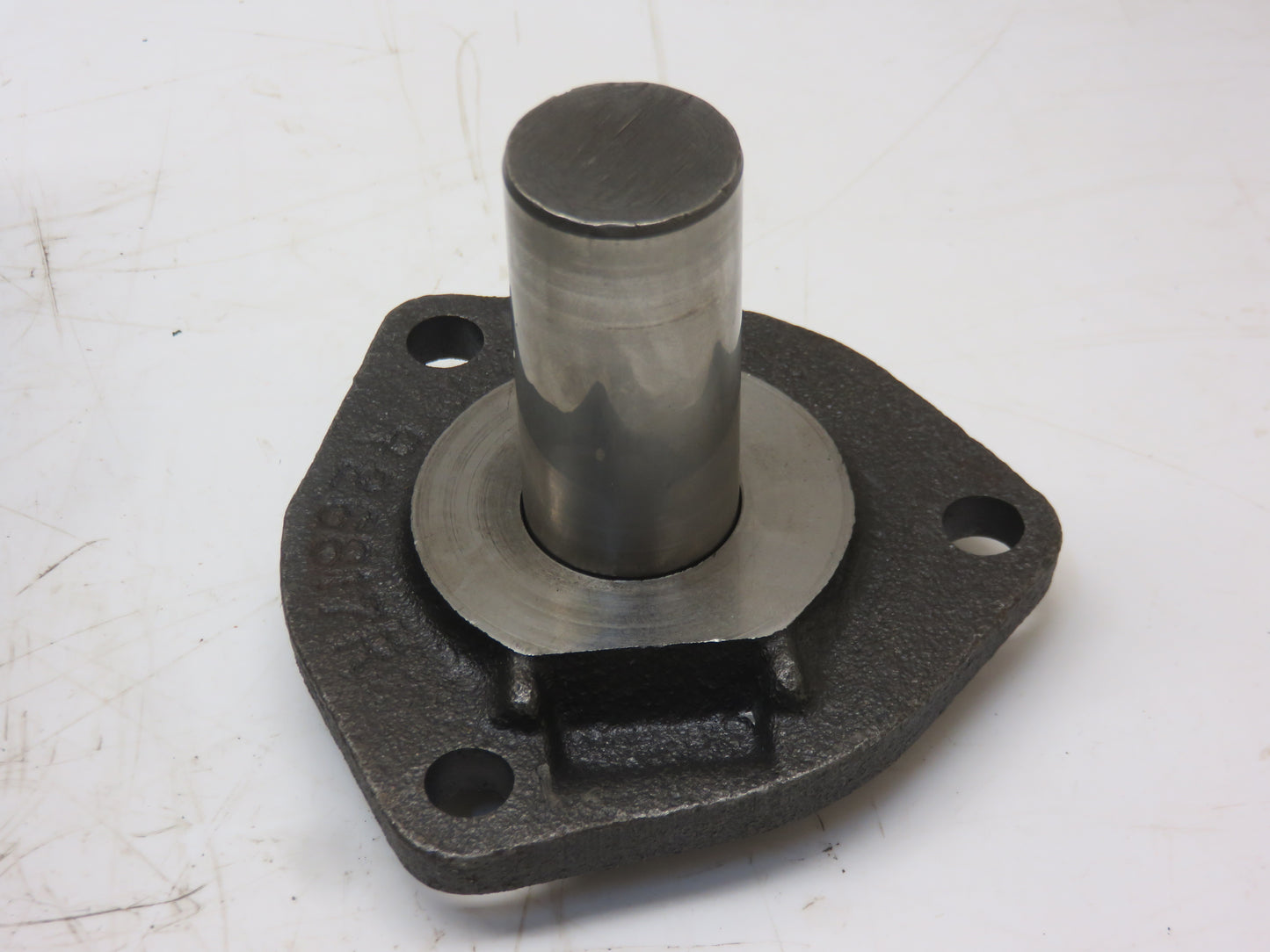 AR26925, R26817 John Deere Countershaft Bearing Retainer For 4010