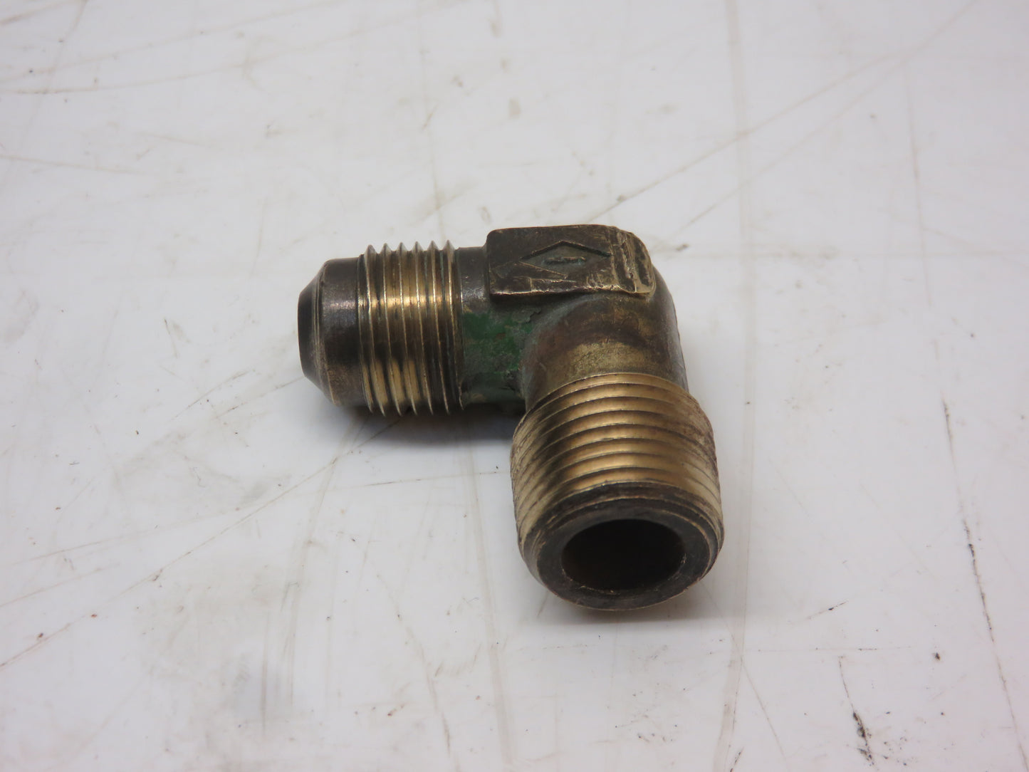 A4927R John Deere Flare Elbow For 50, 60, 70, 520, 620, 720, 530, 630, 730