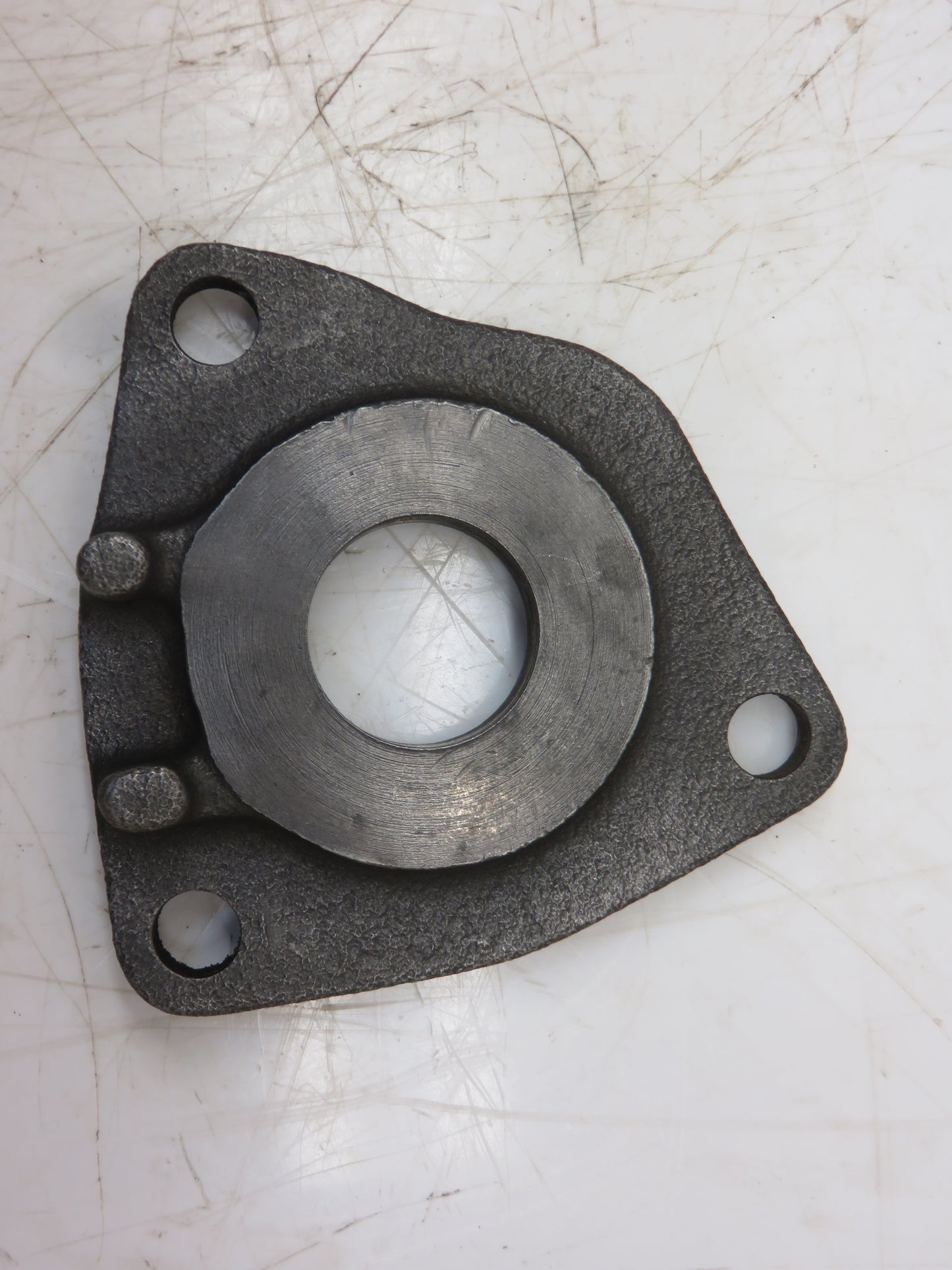 R33515 John Deere Countershaft Bearing Retainer For 3020, 4030