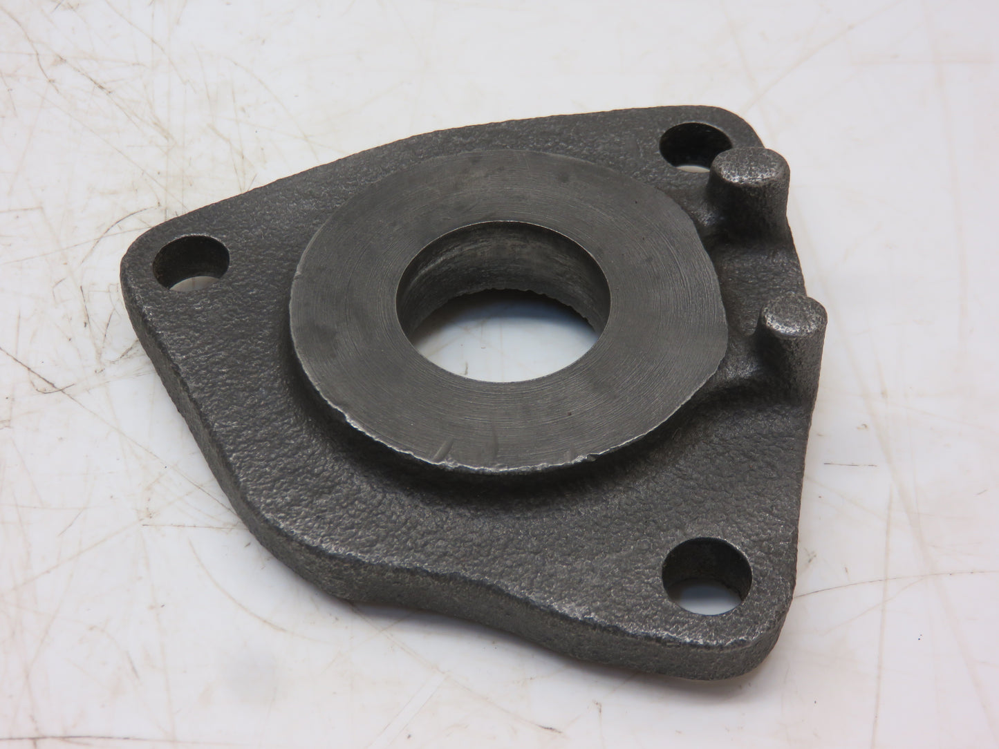 R33515 John Deere Countershaft Bearing Retainer For 3020, 4030