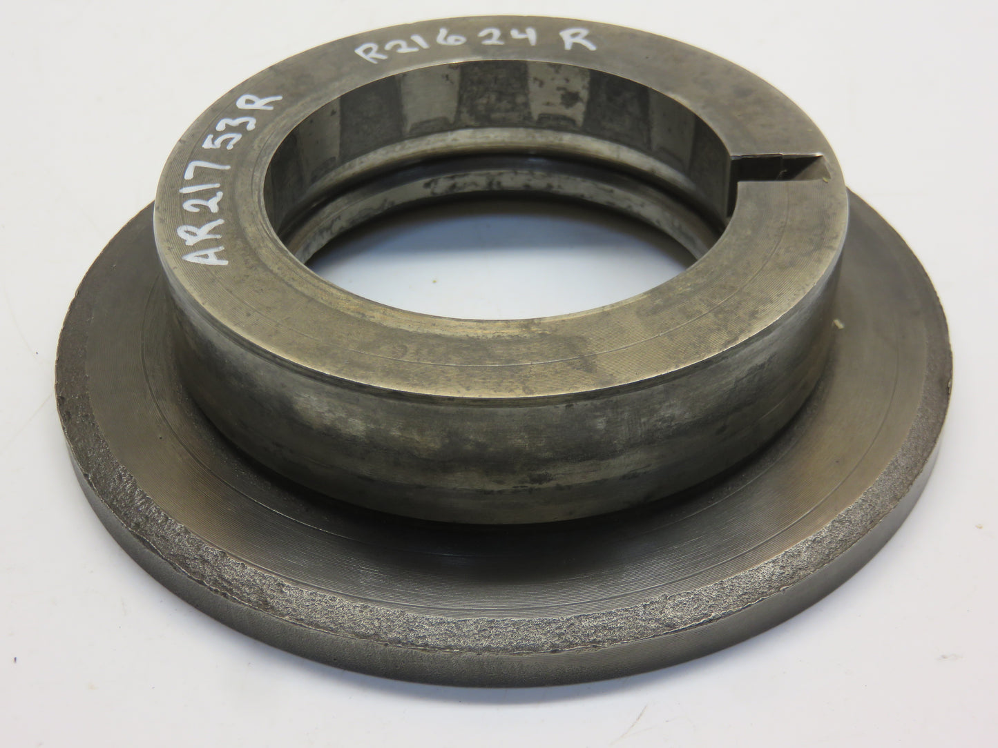 AR21753R, R21624R John Deere Crankshaft Oil Slinger For 730