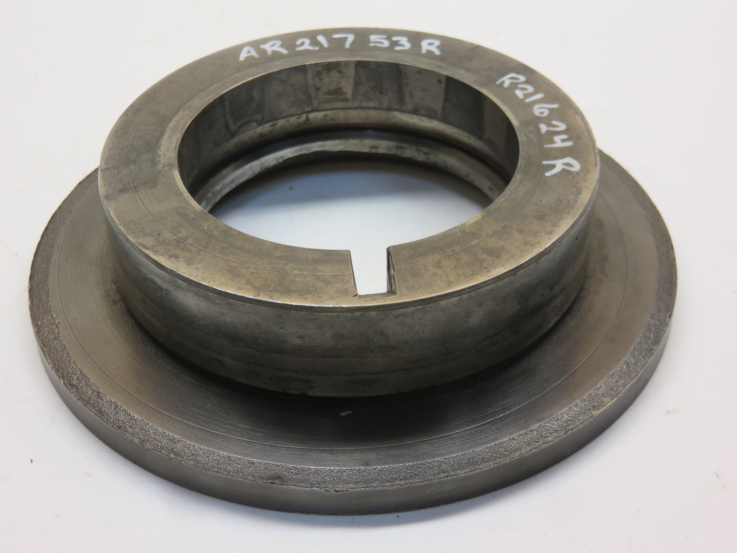 AR21753R, R21624R John Deere Crankshaft Oil Slinger For 730