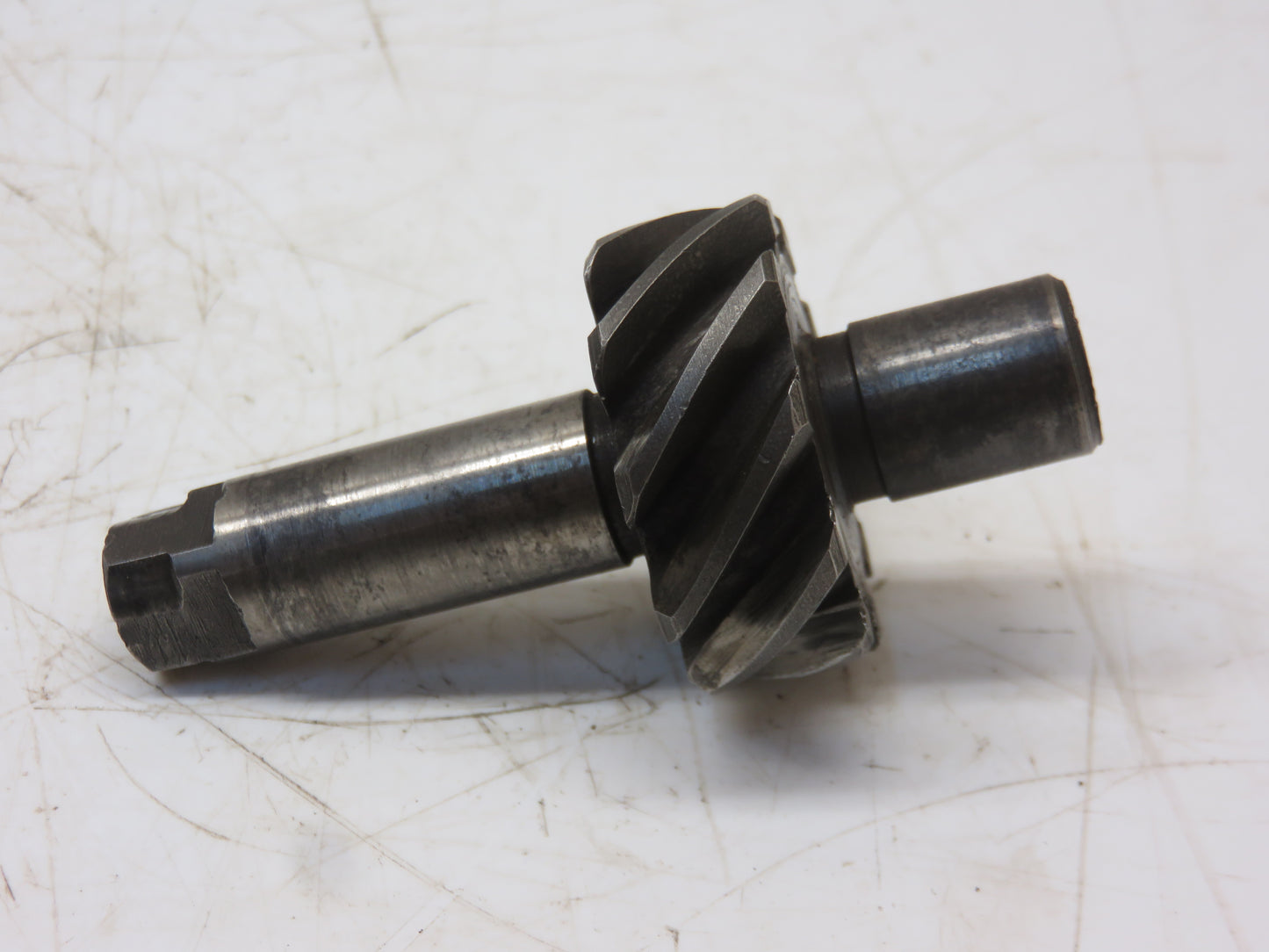 B252R John Deere Engine Oil Pump Drive Gear And Shaft For A, AR, AO, B, BR, BO