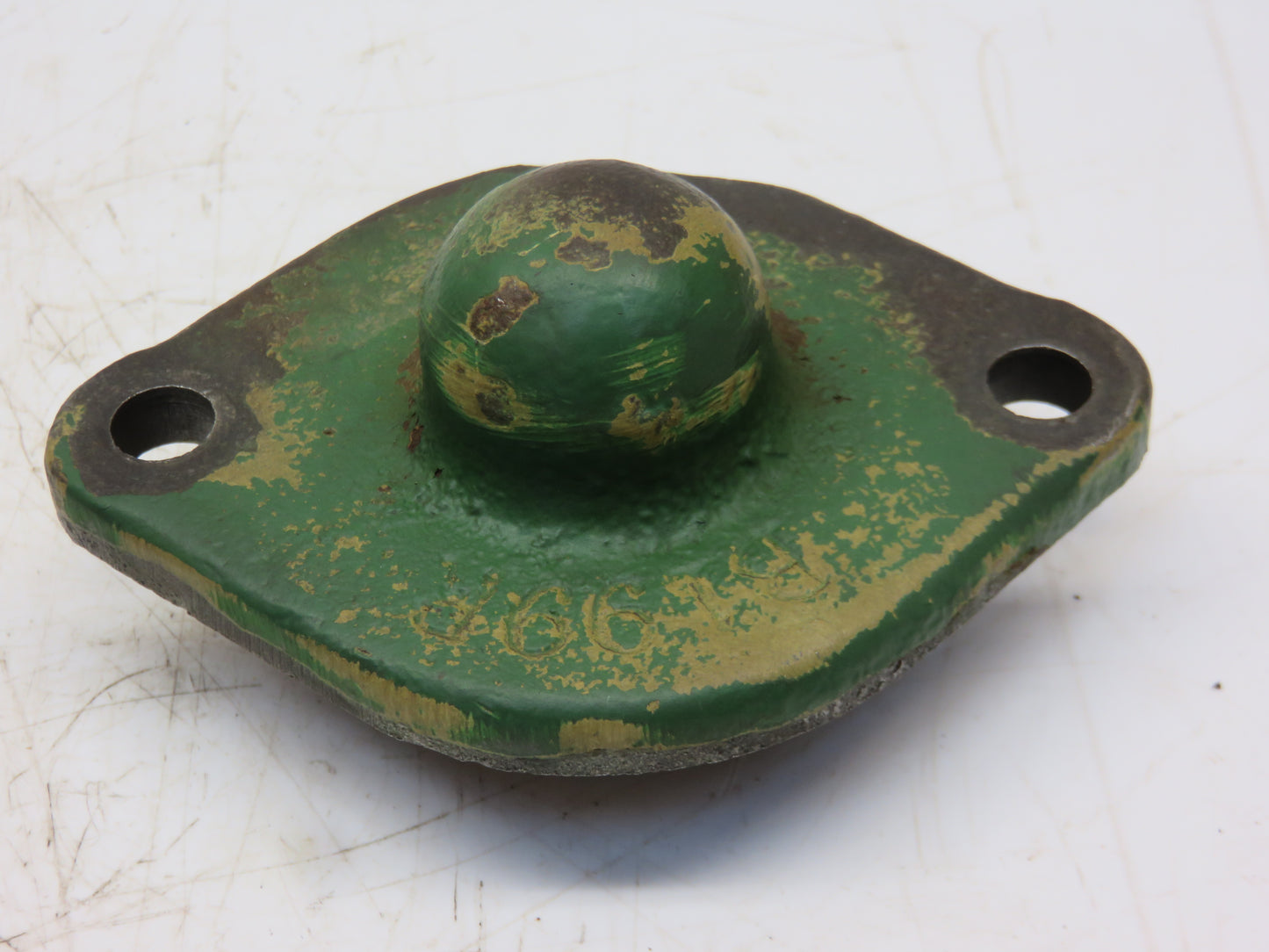 B199R John Deere Left Hand Camshaft Bearing Cap For B, BR, BO