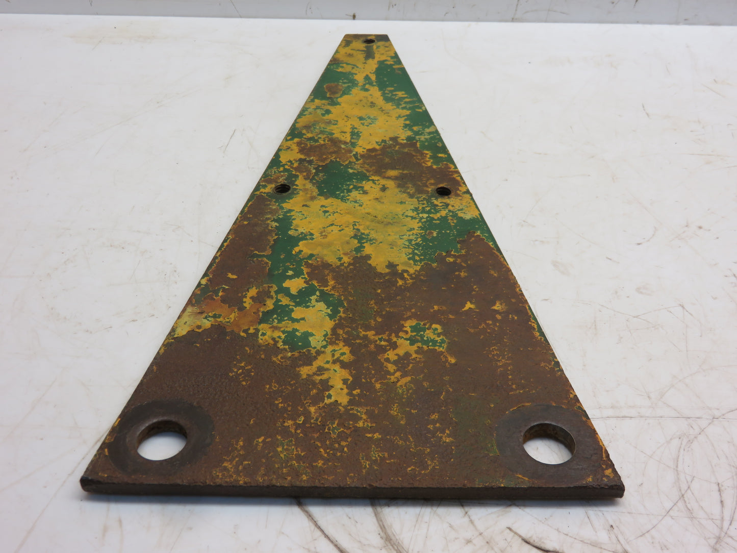 M2528T John Deere Fender Attaching Plate For 40