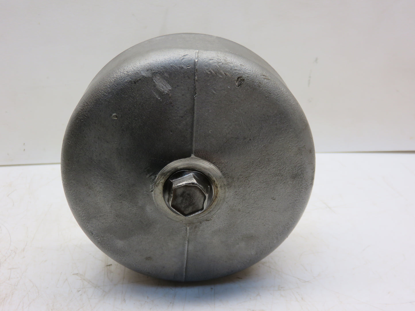 R39794 John Deere Transmission Oil Filter Cover For 2510, 2520, 3020, 4010, 4000, 4020, 4520