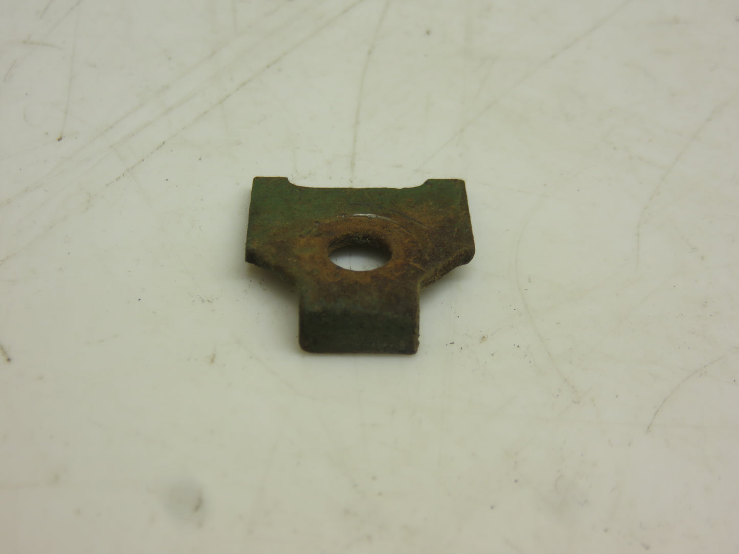 R27381 John Deere Tachometer Hold Down Clip For 2010, 3010, 4010, 5010
