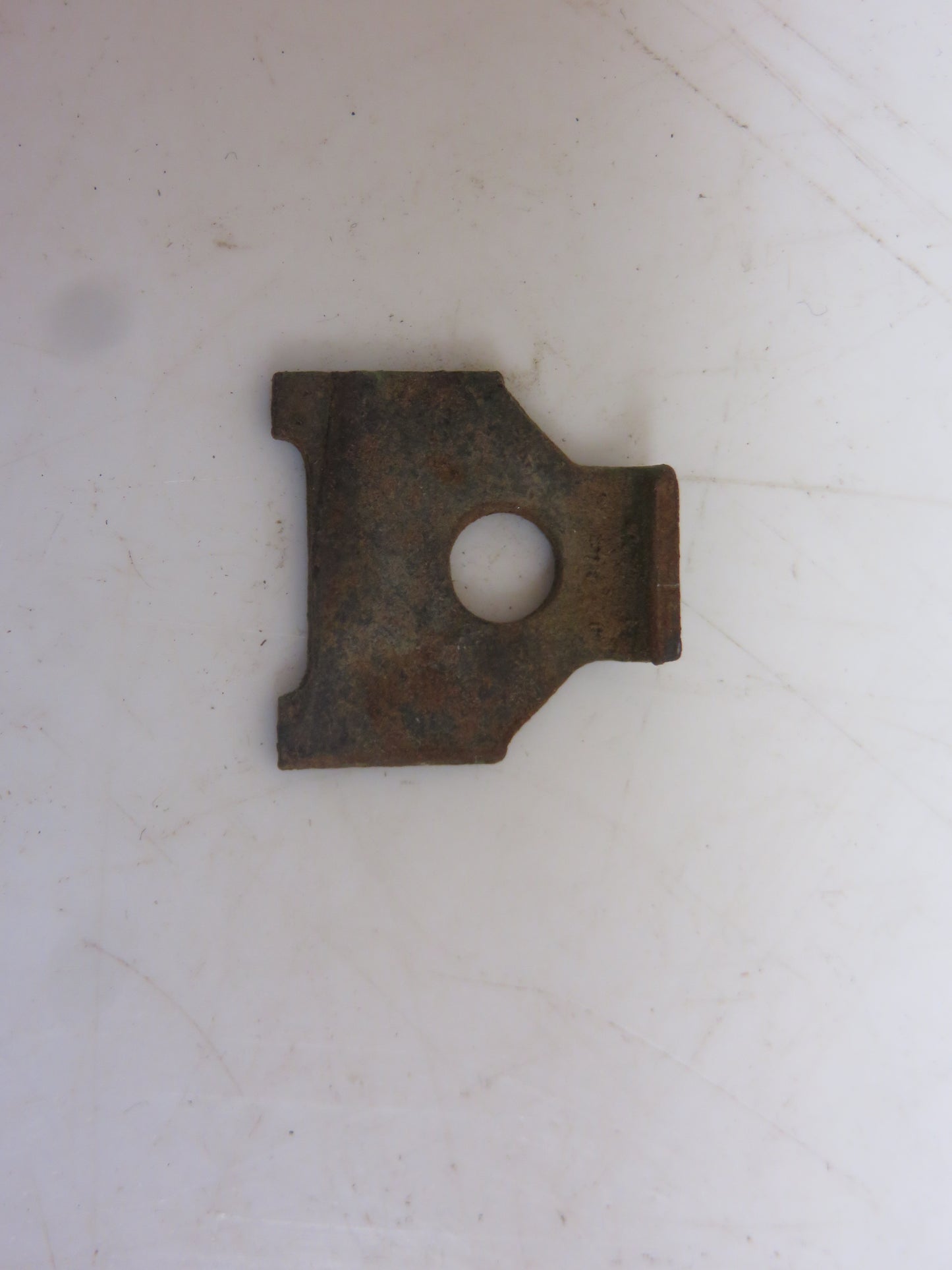 R27381 John Deere Tachometer Hold Down Clip For 2010, 3010, 4010, 5010