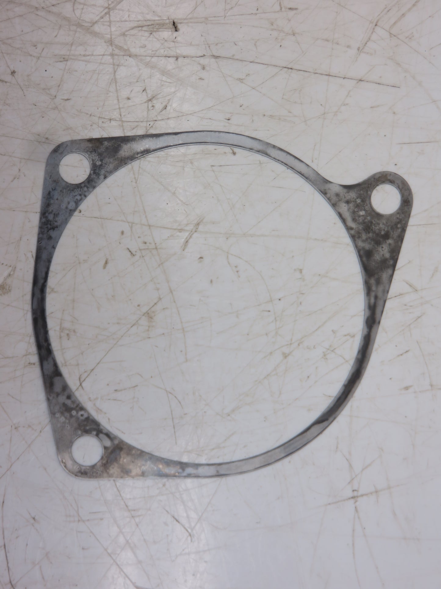 R26233 John Deere Transmission Drive Shaft Bearing Housing Shim For 3010, 4010