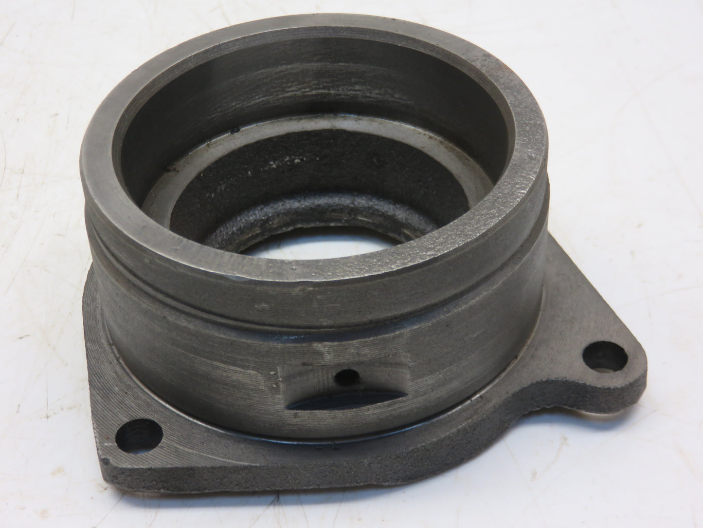 R26076 John Deere Transmission Drive Shaft Bearing Housing For 4010, 4000, 4020
