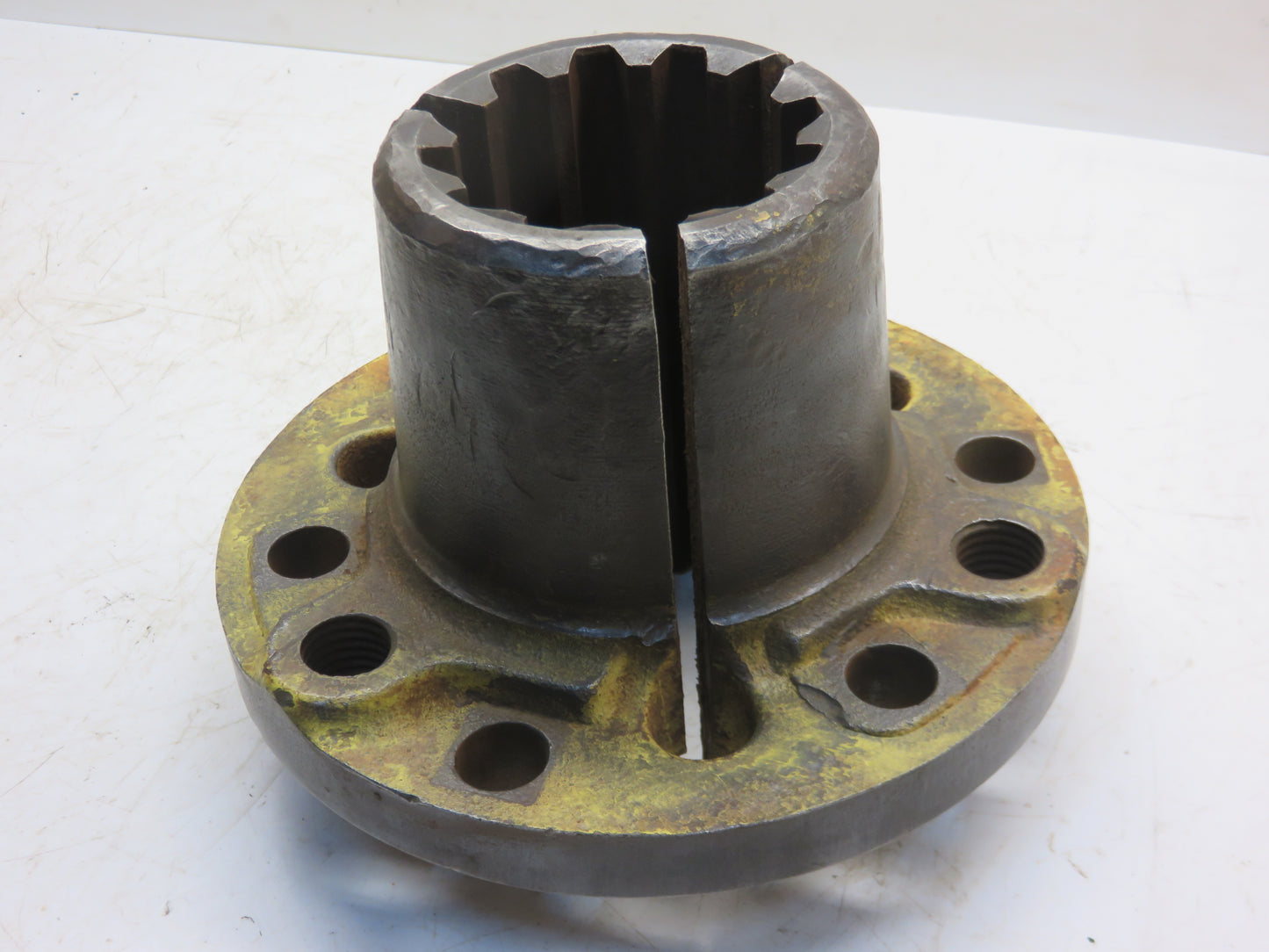 F858R John Deere Rear Hub For G