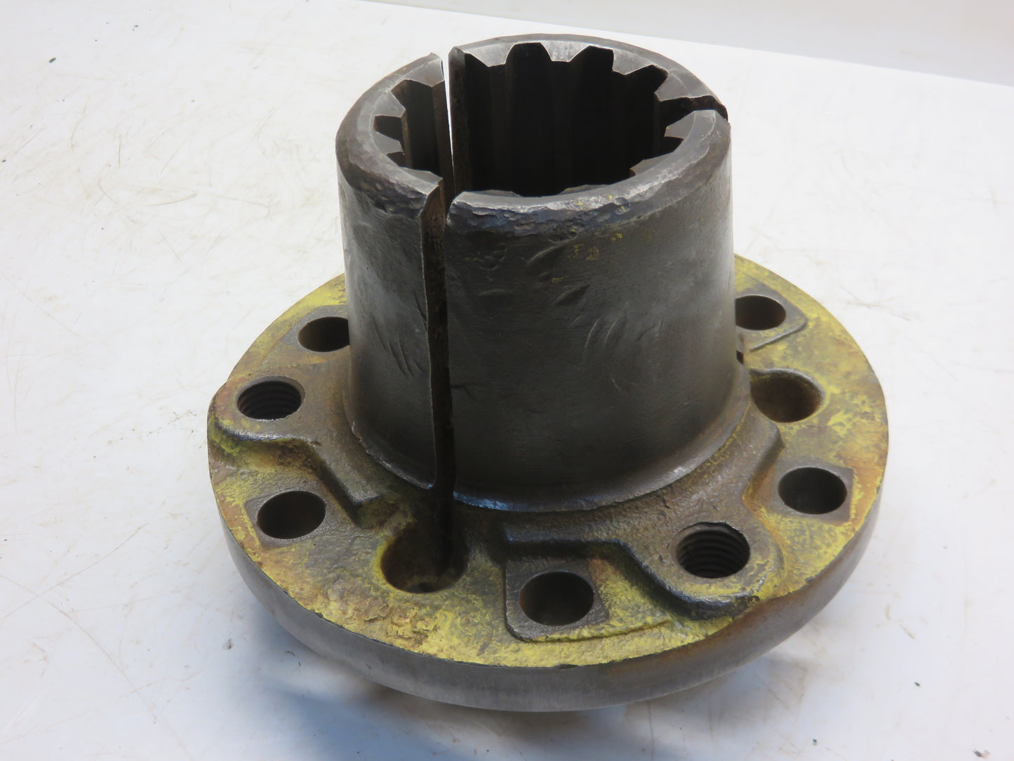 F858R John Deere Rear Hub For G