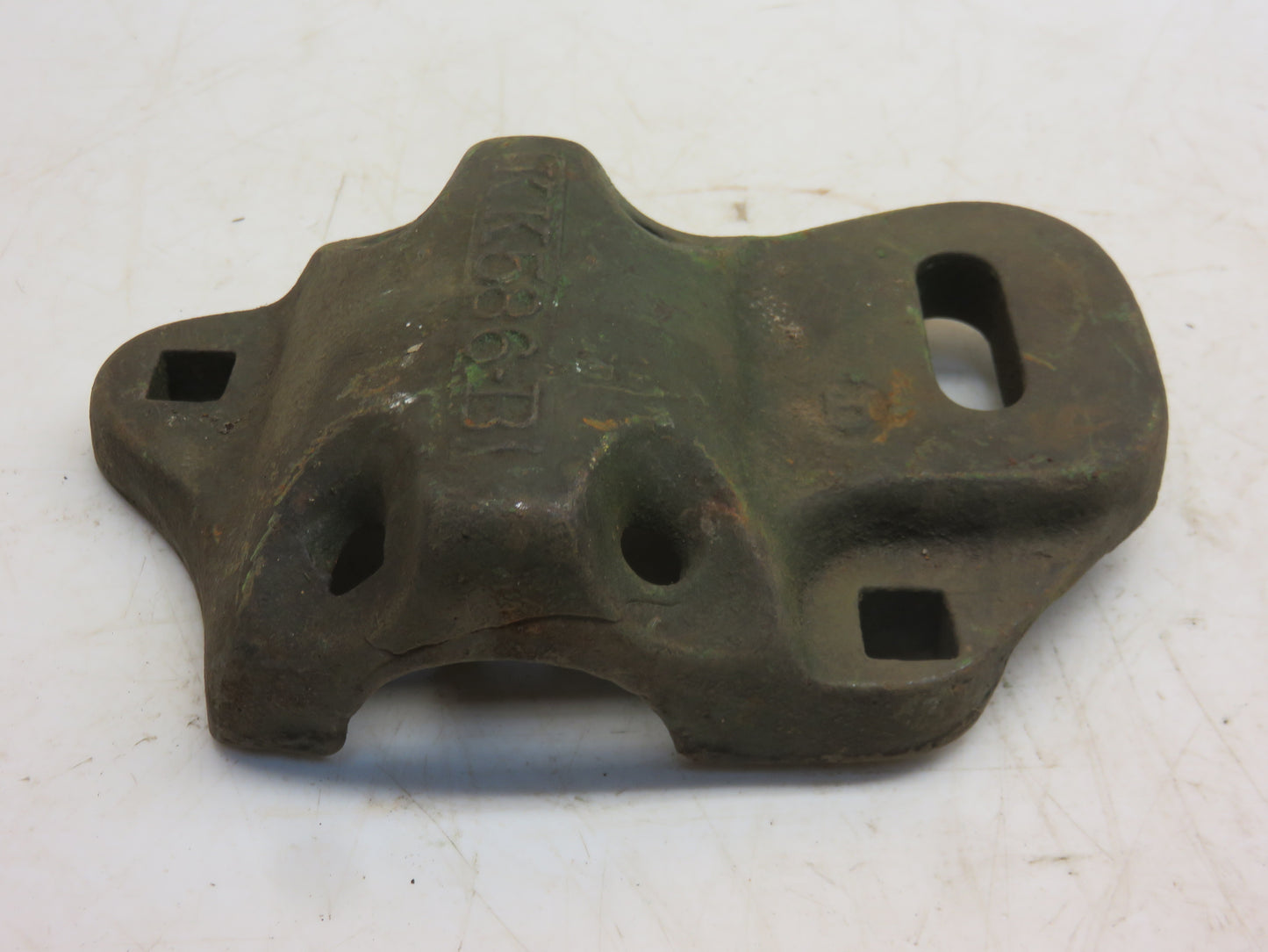 KK586B John Deere Bottom Bearing Box For B Disc