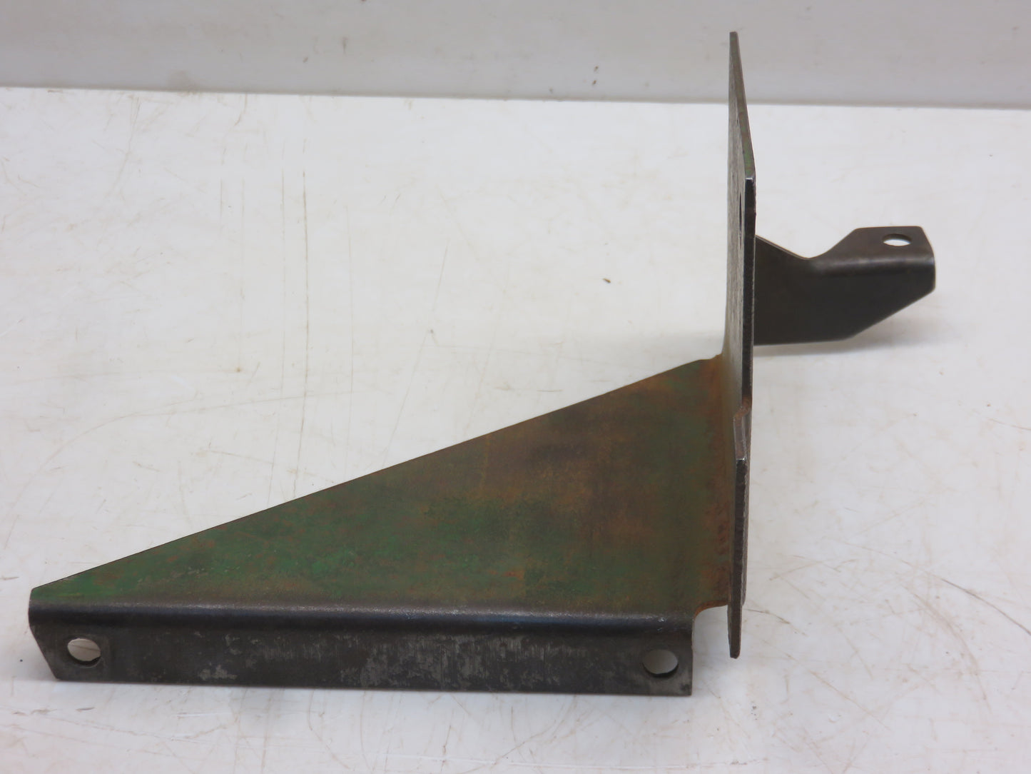 M371T John Deere Right Hand Fender Platform Bracket For M