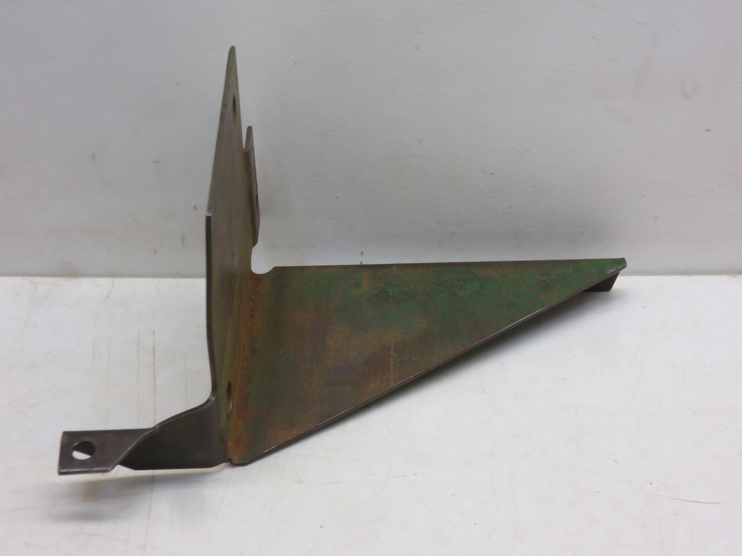 M371T John Deere Right Hand Fender Platform Bracket For M
