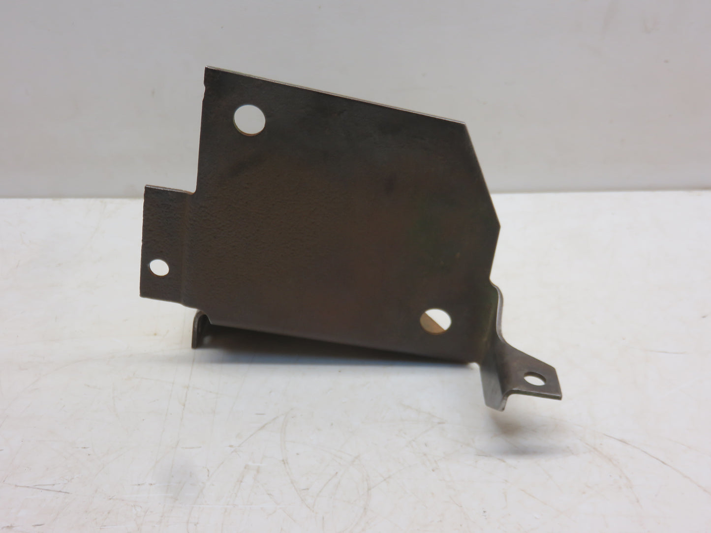 M371T John Deere Right Hand Fender Platform Bracket For M