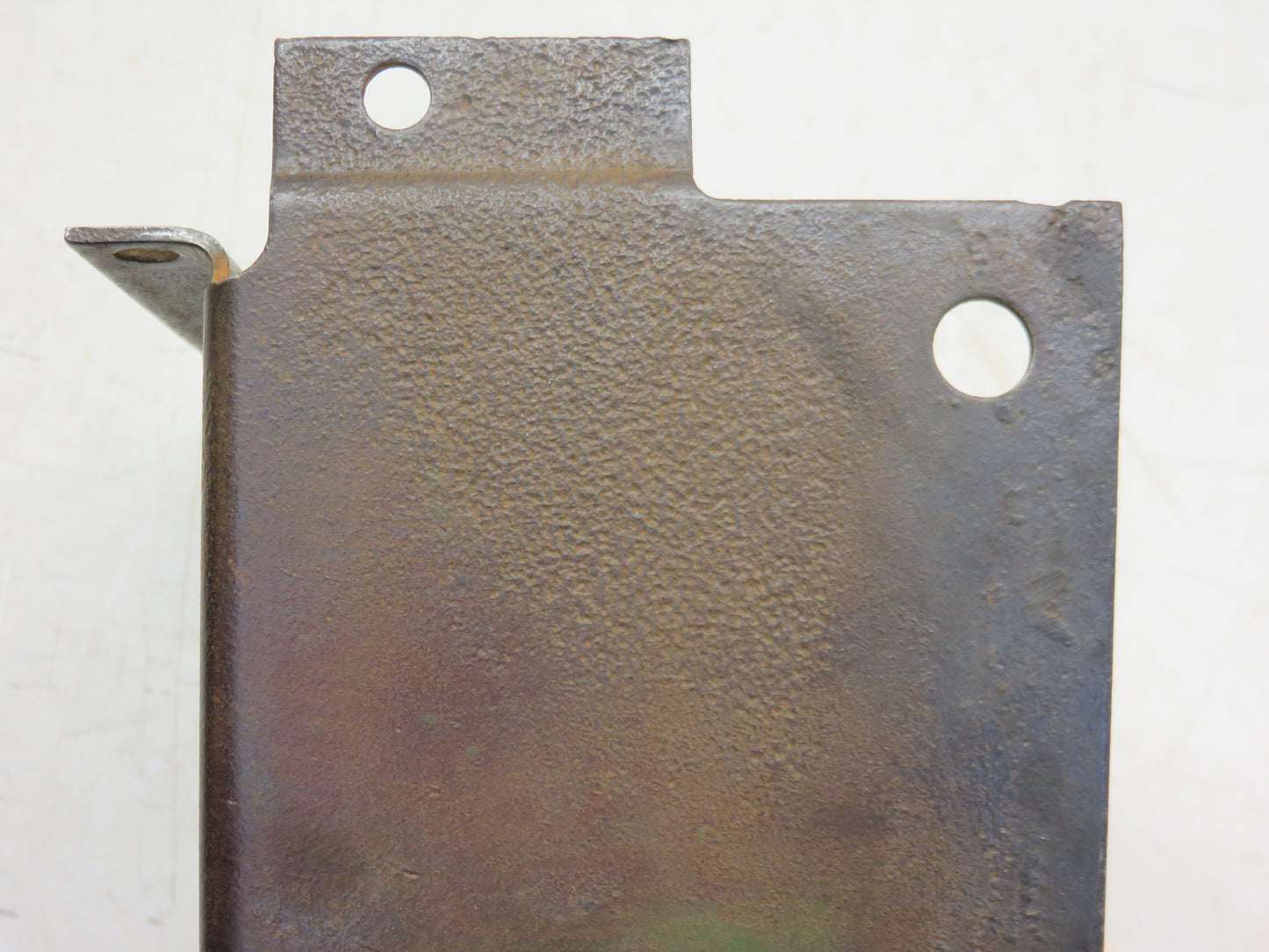 M371T John Deere Right Hand Fender Platform Bracket For M