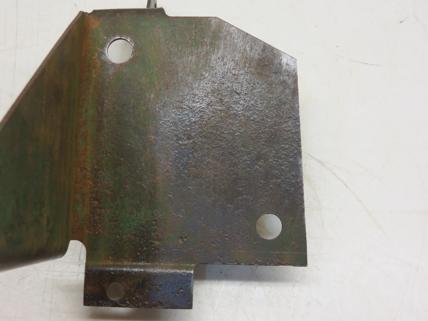 M371T John Deere Right Hand Fender Platform Bracket For M