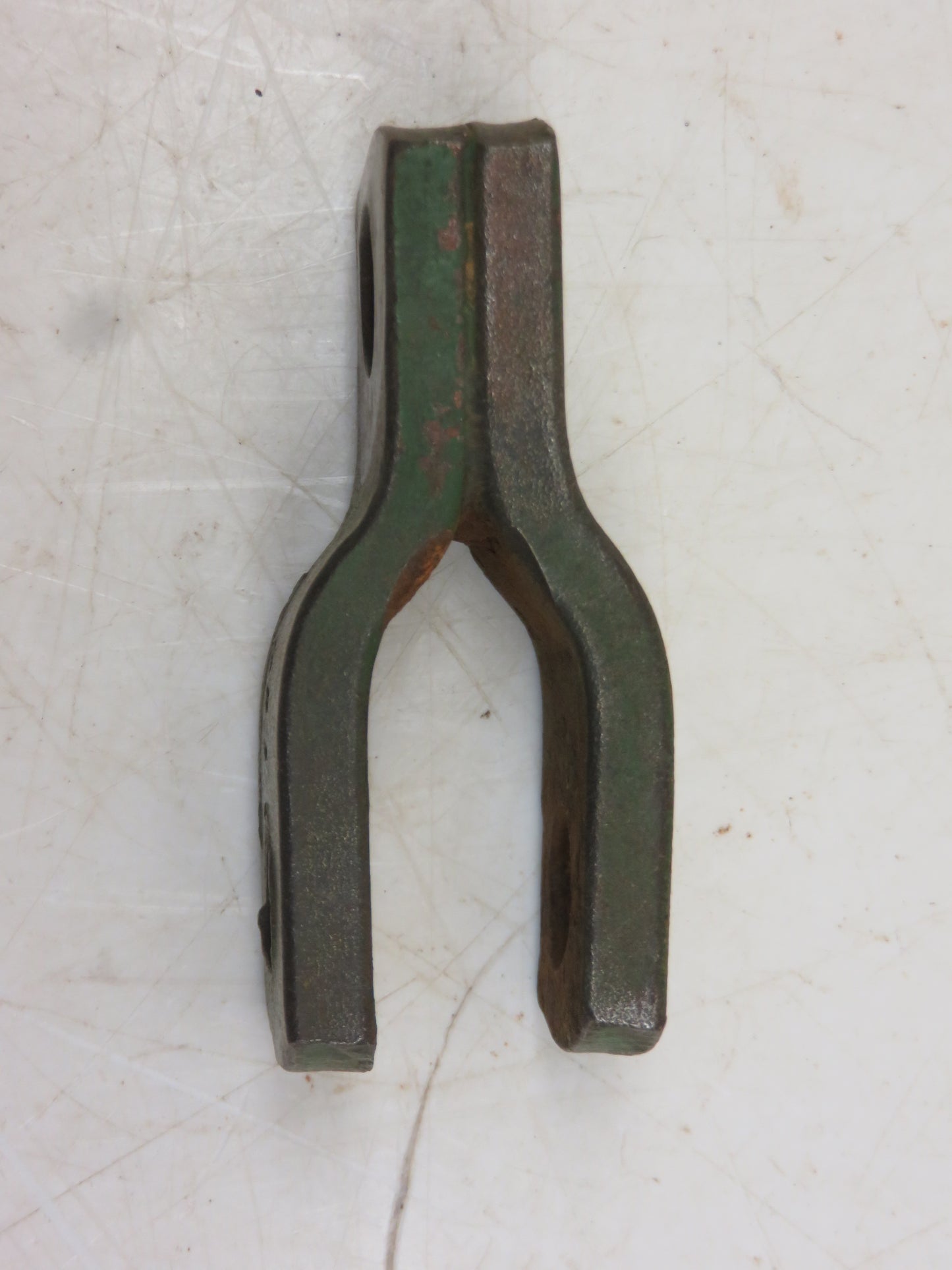 AM423T John Deere Touchomatic Lift Arm Yoke For M