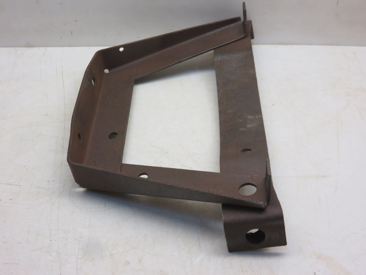 AM307T John Deere Front Fuel Tank Support For M, MI, MT