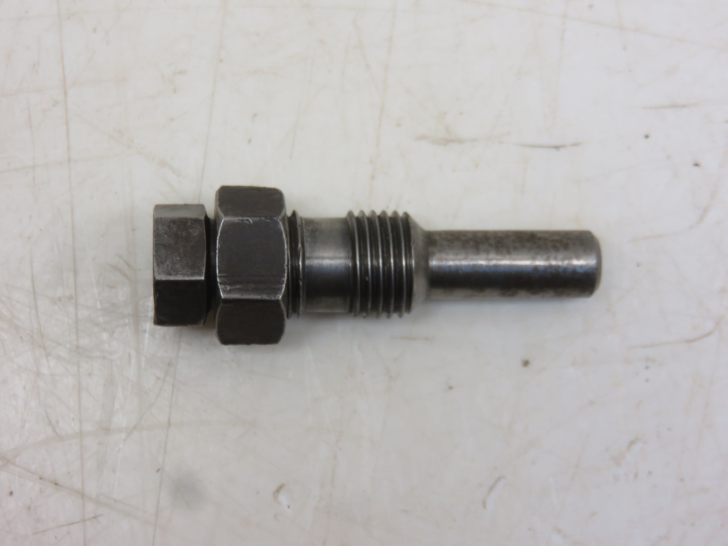 R27906, RE42567 John Deere Brake Bleeder Plug Fitting For 2510, 2520, 3010, 3020, 4000, 4010