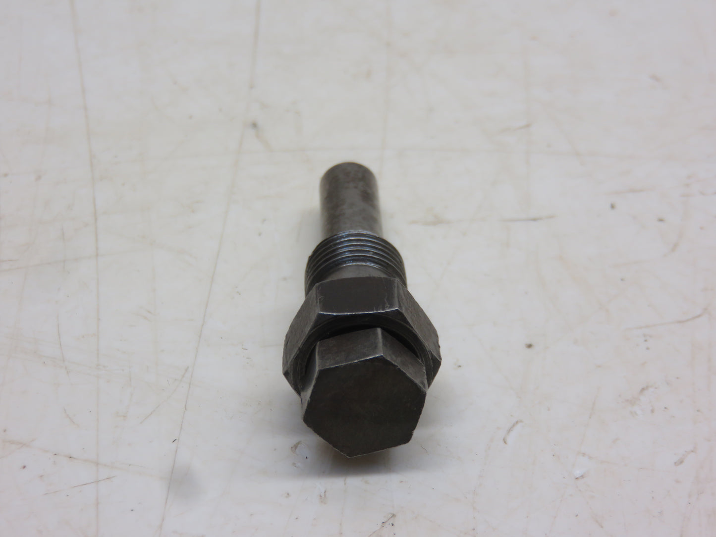 R27906, RE42567 John Deere Brake Bleeder Plug Fitting For 2510, 2520, 3010, 3020, 4000, 4010