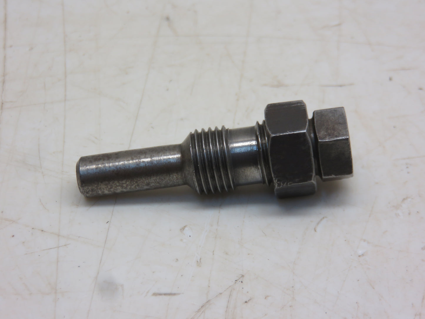 R27906, RE42567 John Deere Brake Bleeder Plug Fitting For 2510, 2520, 3010, 3020, 4000, 4010