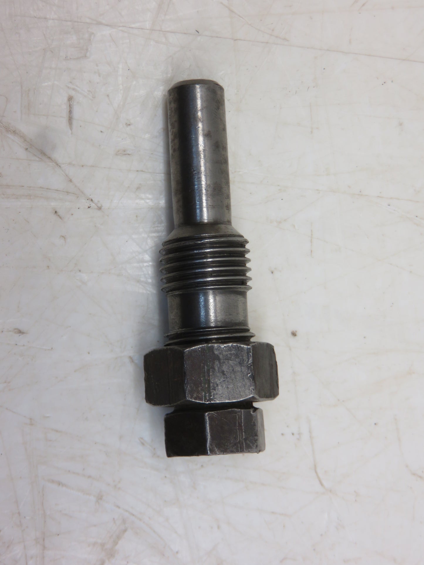R27906, RE42567 John Deere Brake Bleeder Plug Fitting For 2510, 2520, 3010, 3020, 4000, 4010