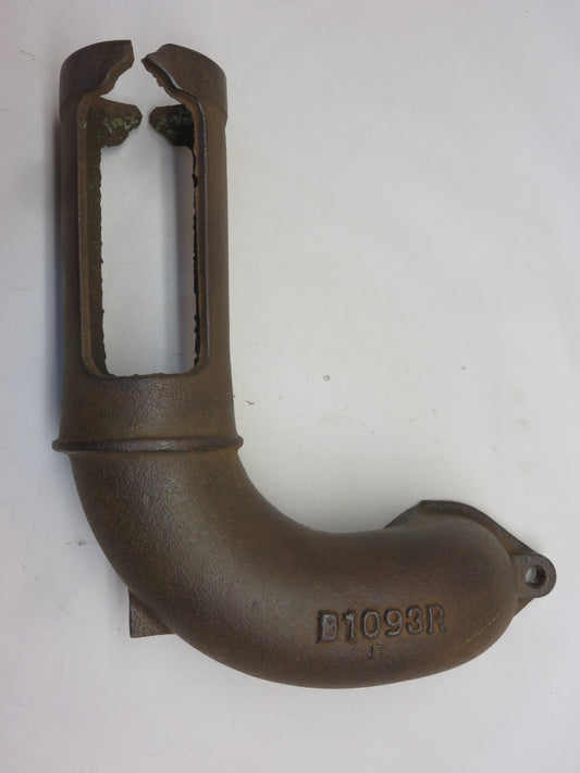 D1093R John Deere Vertical Air Cleaner Elbow For D