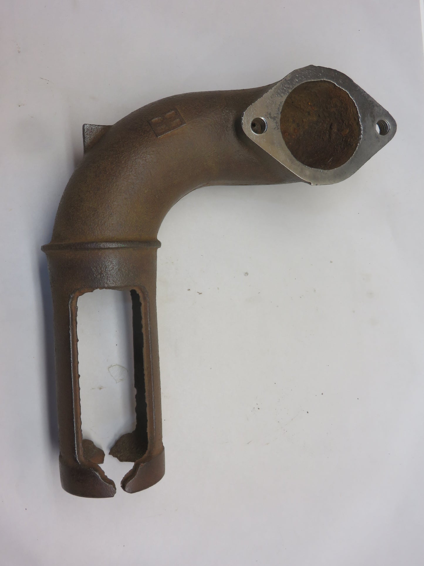 D1093R John Deere Vertical Air Cleaner Elbow For D