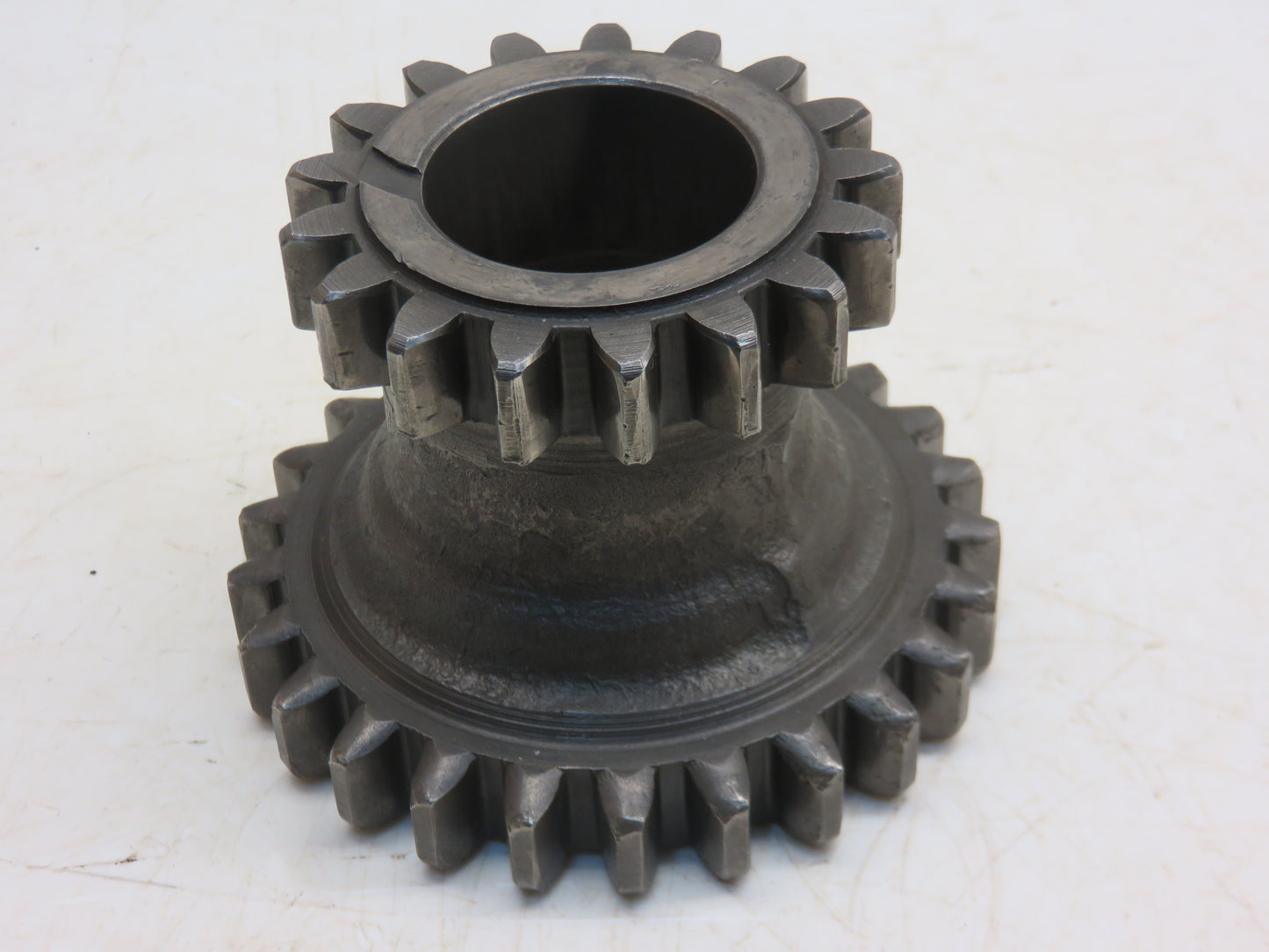 B1375R John Deere Countershaft Idler Gear For B, BO, BR