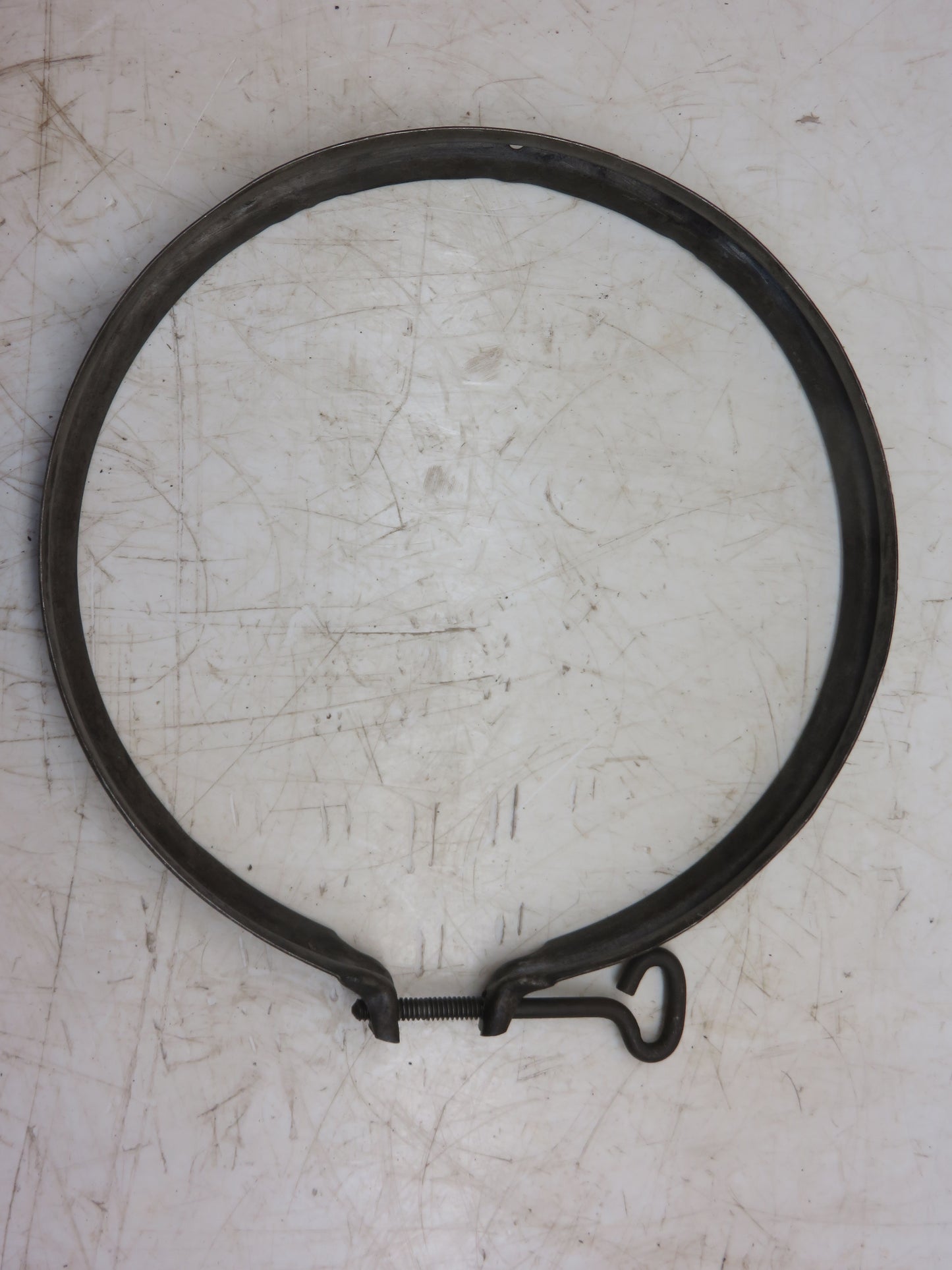 AD1896R John Deere Air Cleaner Oil Bowl Clamp For D, 70, 720, 730