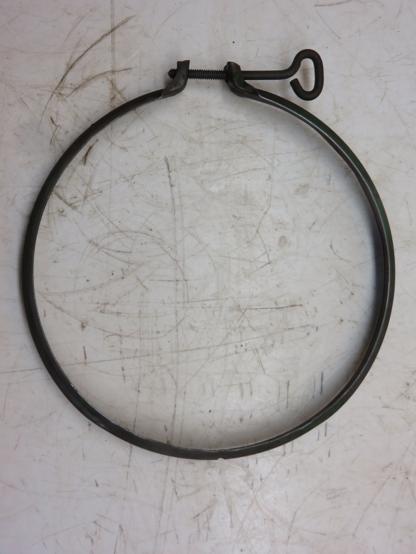 AD1896R John Deere Air Cleaner Oil Bowl Clamp For D, 70, 720, 730