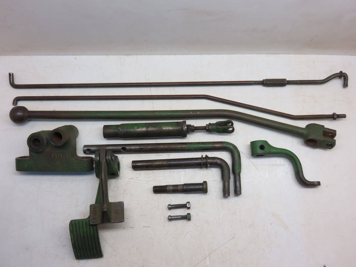 AR1868R John Deere Foot Throttle Kit For 80, 820, 830