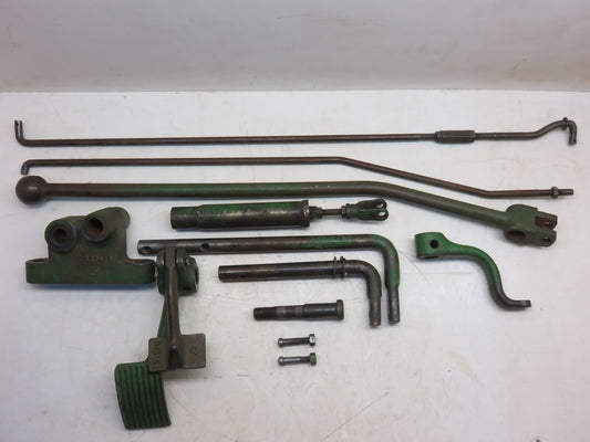 AR1868R John Deere Foot Throttle Kit For 80, 820, 830