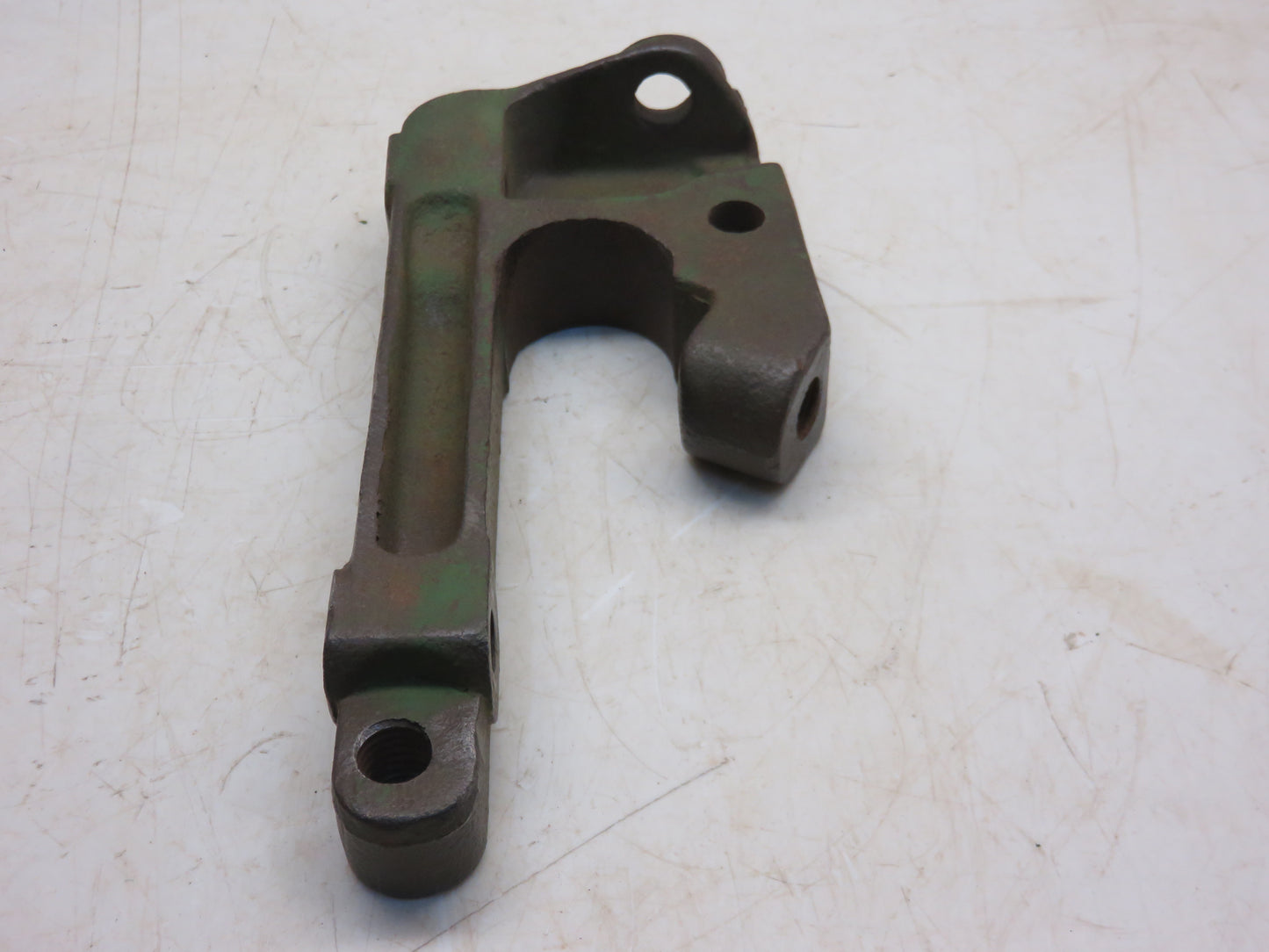 M1397T, AM1390T John Deere Right Implement Attaching Bracket For M, MT, 40, 320, 420, 330