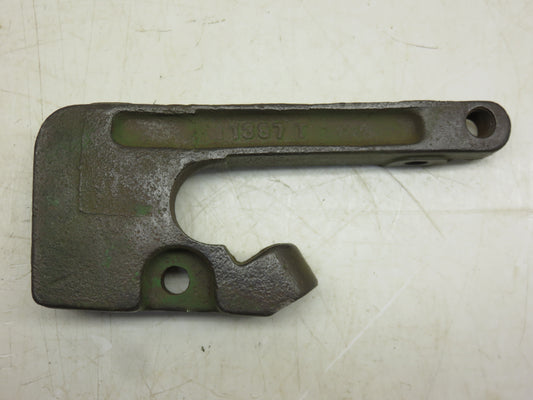M1397T, AM1390T John Deere Right Implement Attaching Bracket For M, MT, 40, 320, 420, 330