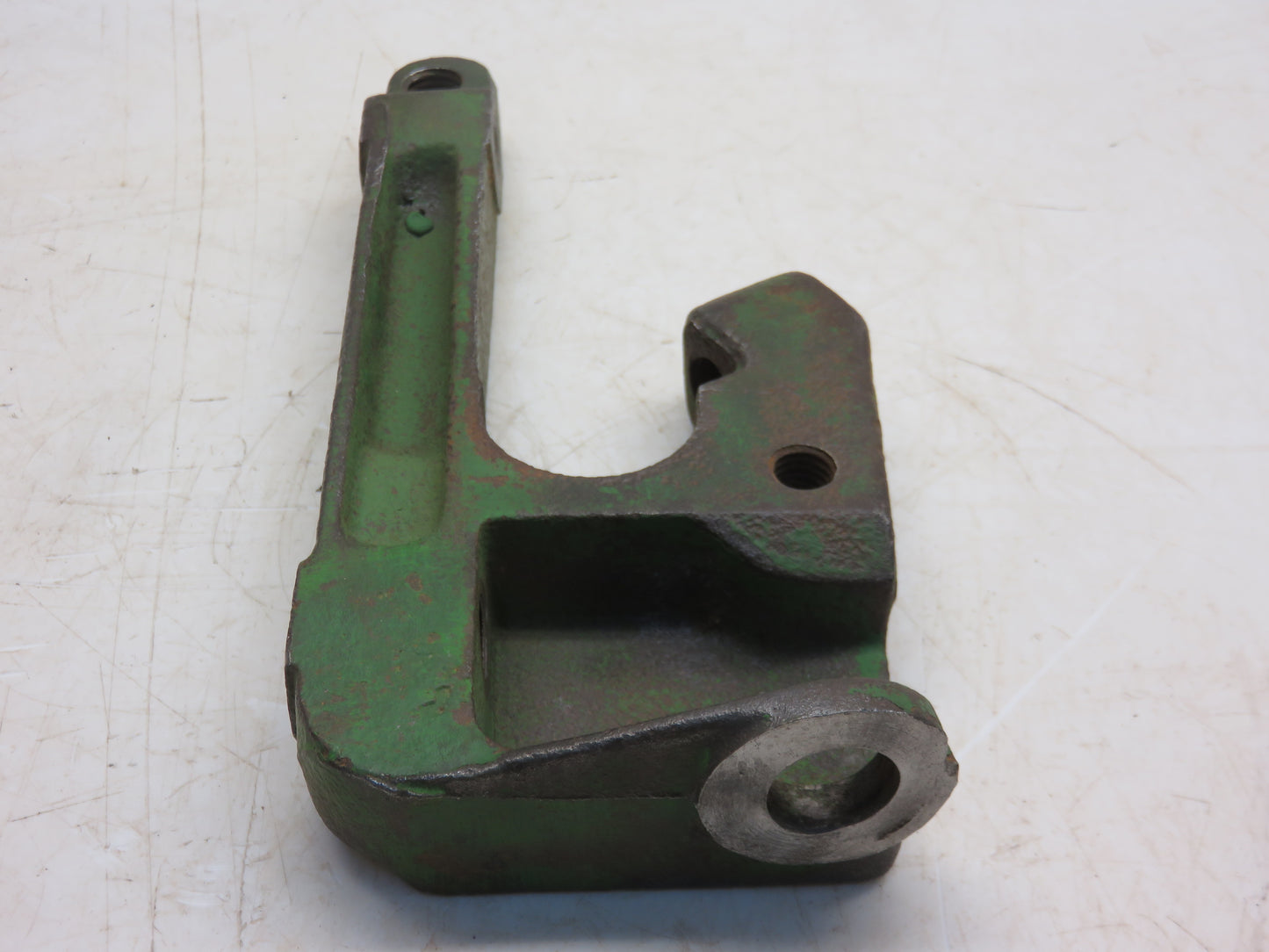 M1398T, AM1391T John Deere Left Implement Attaching Bracket For M, MT, 40, 320, 420, 330