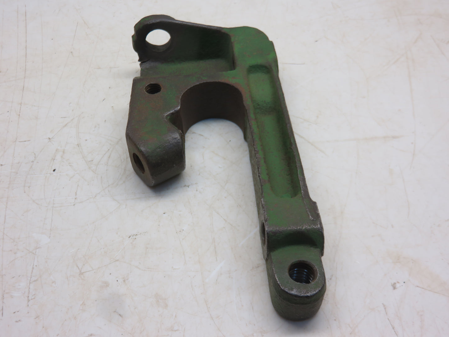 M1398T, AM1391T John Deere Left Implement Attaching Bracket For M, MT, 40, 320, 420, 330