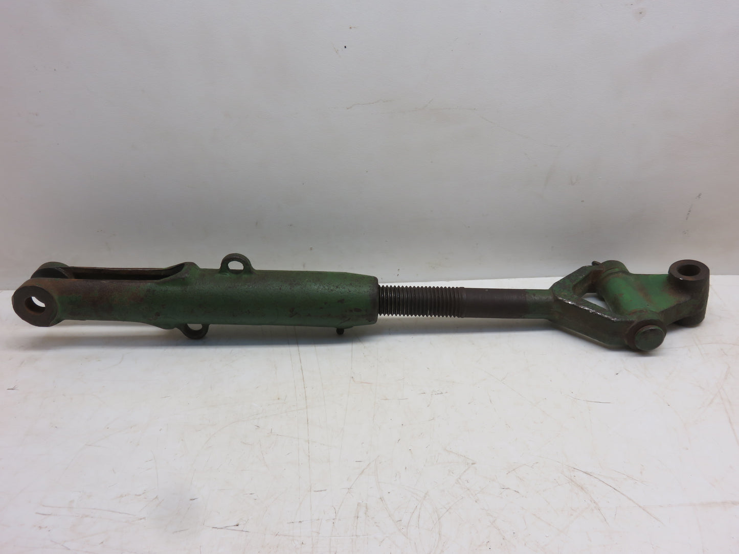 AM1896T, M2653T John Deere 3 Point Left Hand Lift Link For 1010
