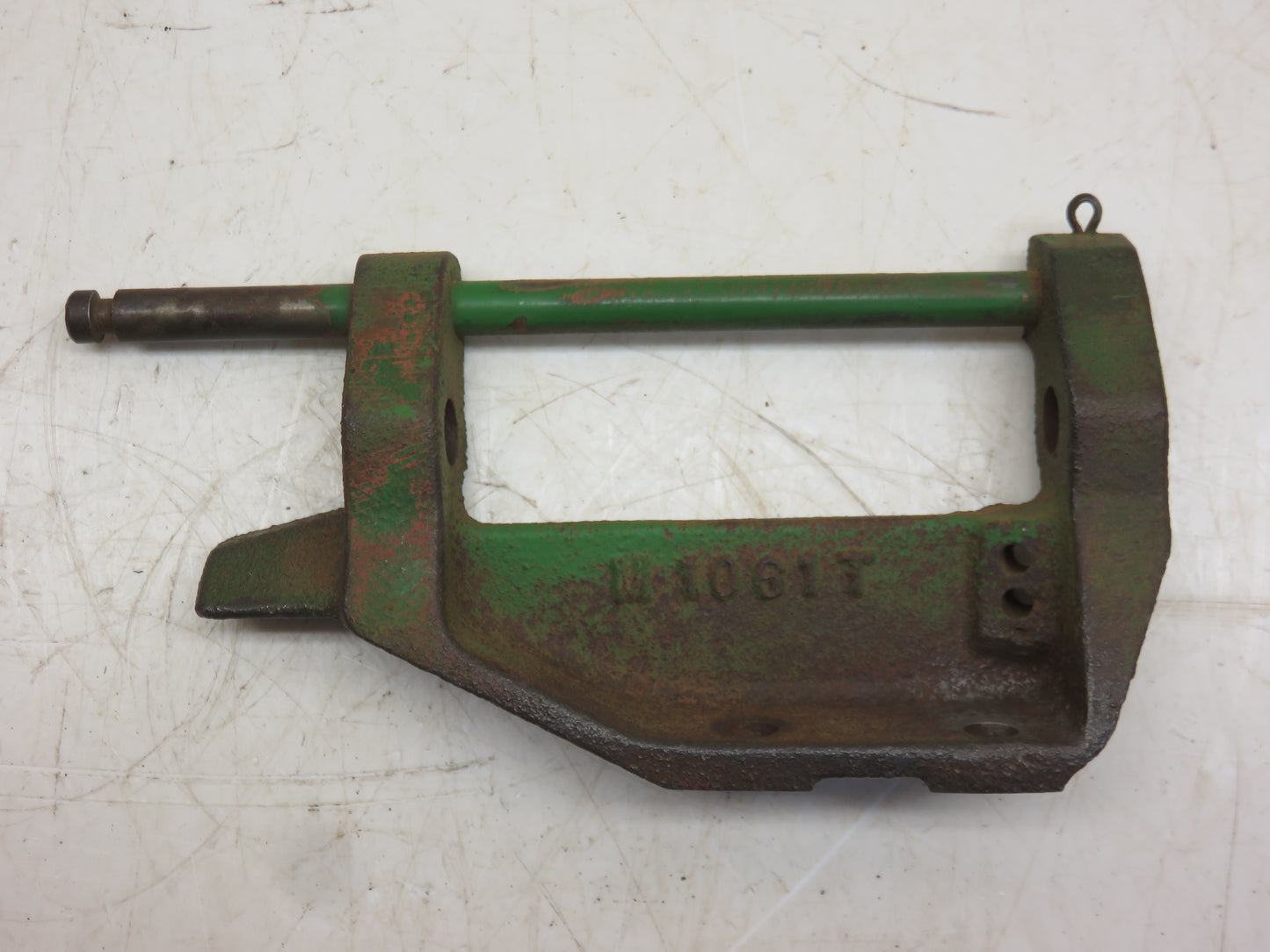 T10906T, M1061T, AM492T John Deere Throttle Control Bracket For M, MI, MT, 40