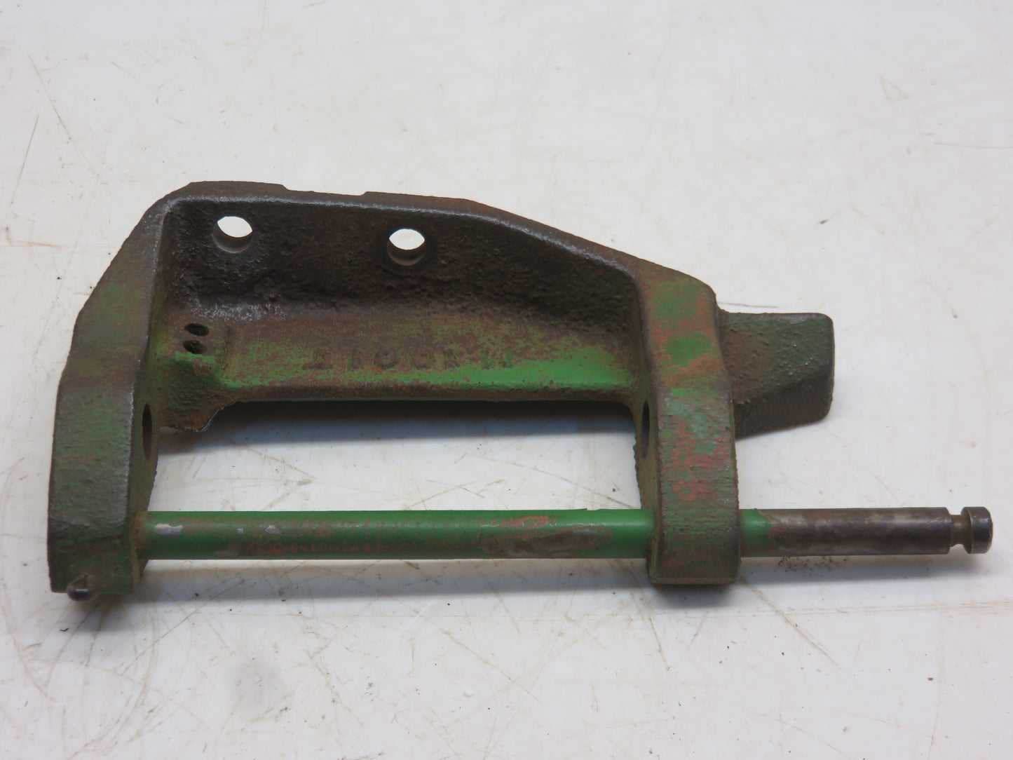 T10906T, M1061T, AM492T John Deere Throttle Control Bracket For M, MI, MT, 40