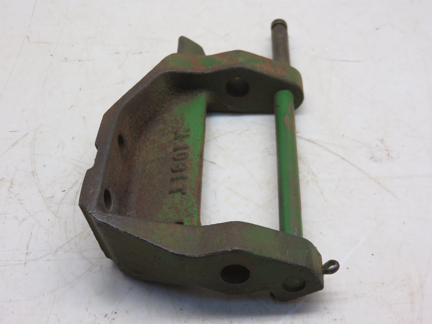 T10906T, M1061T, AM492T John Deere Throttle Control Bracket For M, MI, MT, 40