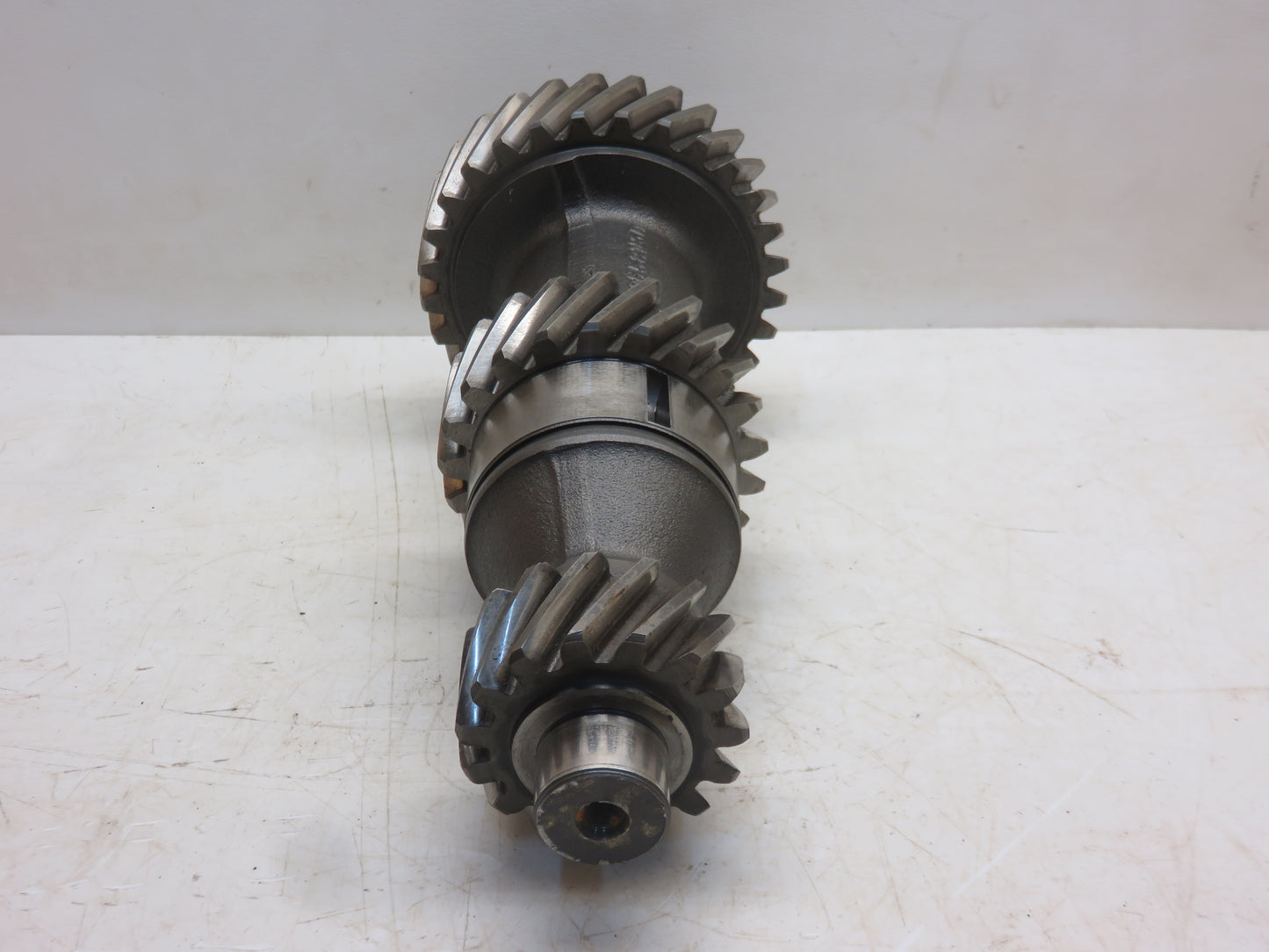 R26581 John Deere Countershaft For 4010