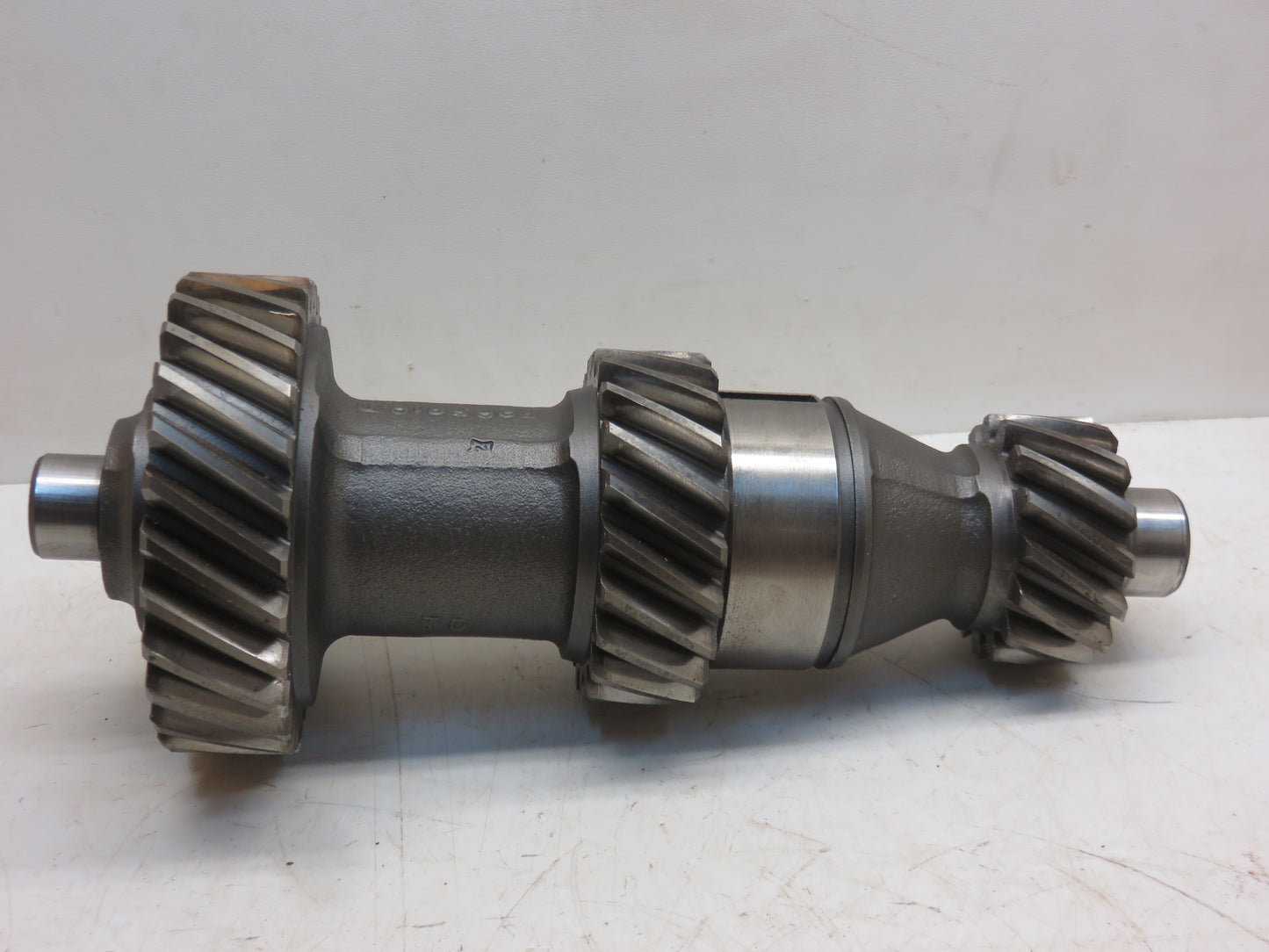 R26581 John Deere Countershaft For 4010