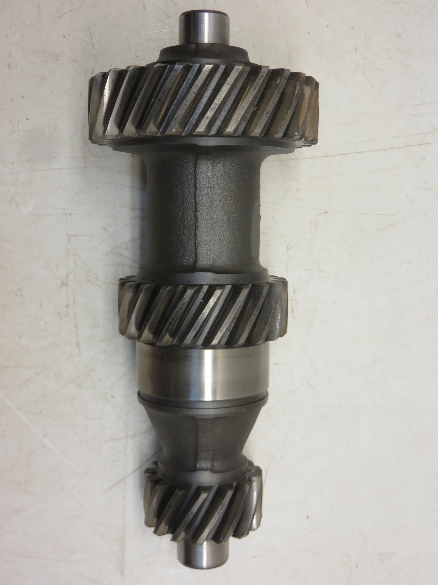 R26581 John Deere Countershaft For 4010
