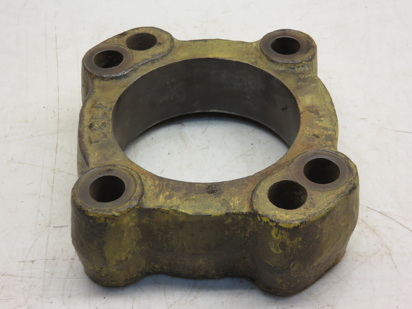 B25R John Deere Rear Wheel Hub Clamp For B