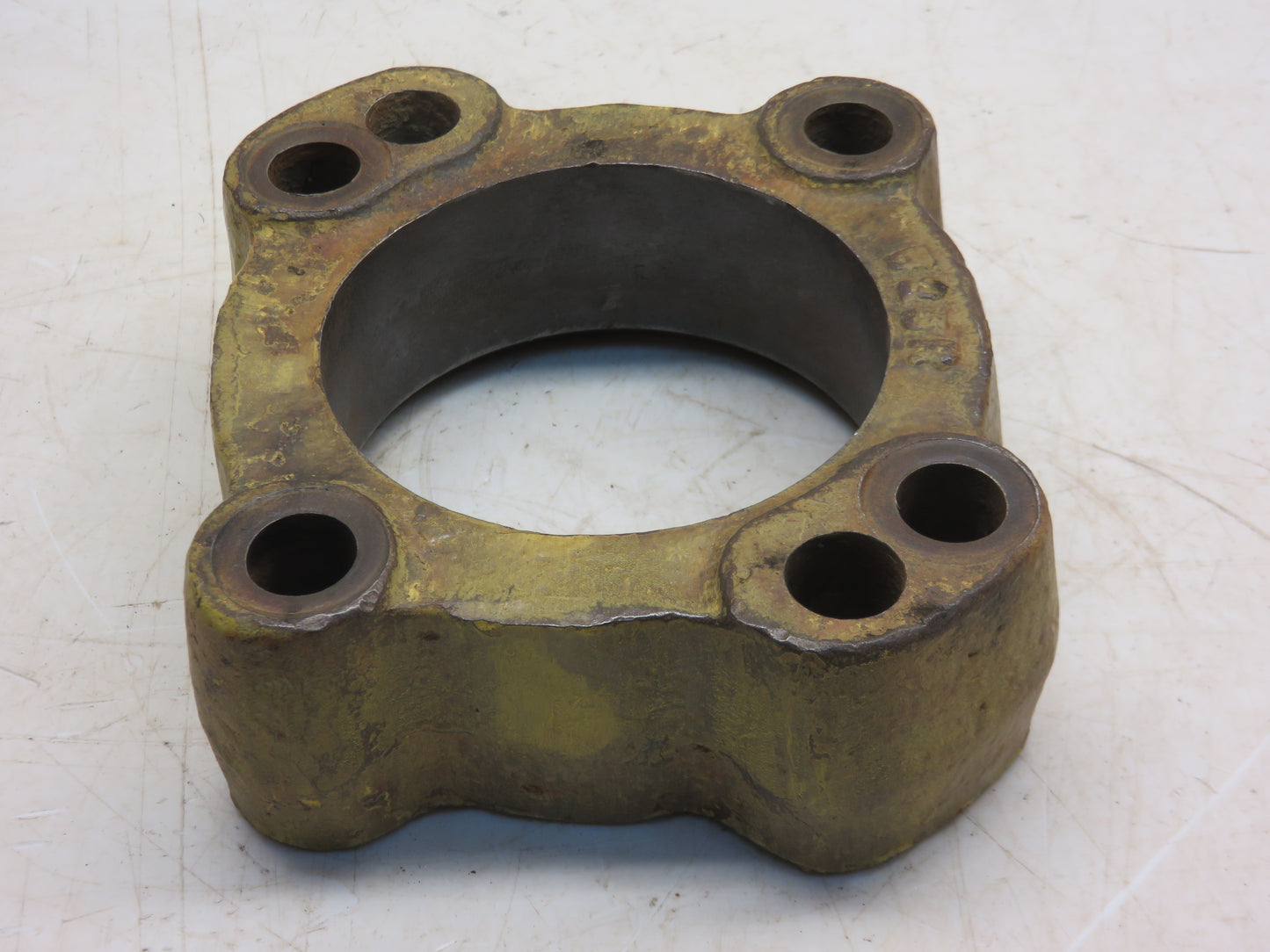 B25R John Deere Rear Wheel Hub Clamp For B